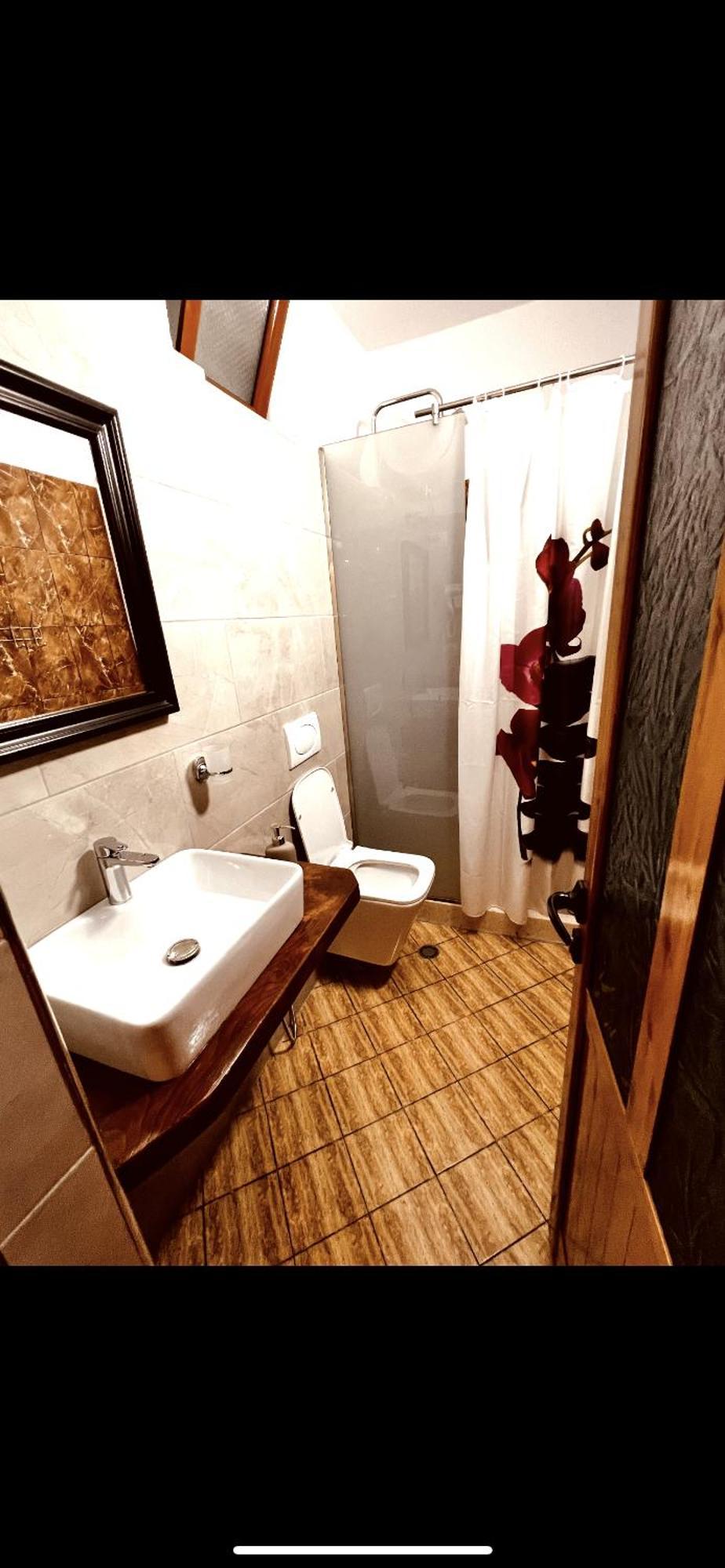Kris Guesthouse Берат Екстер'єр фото
