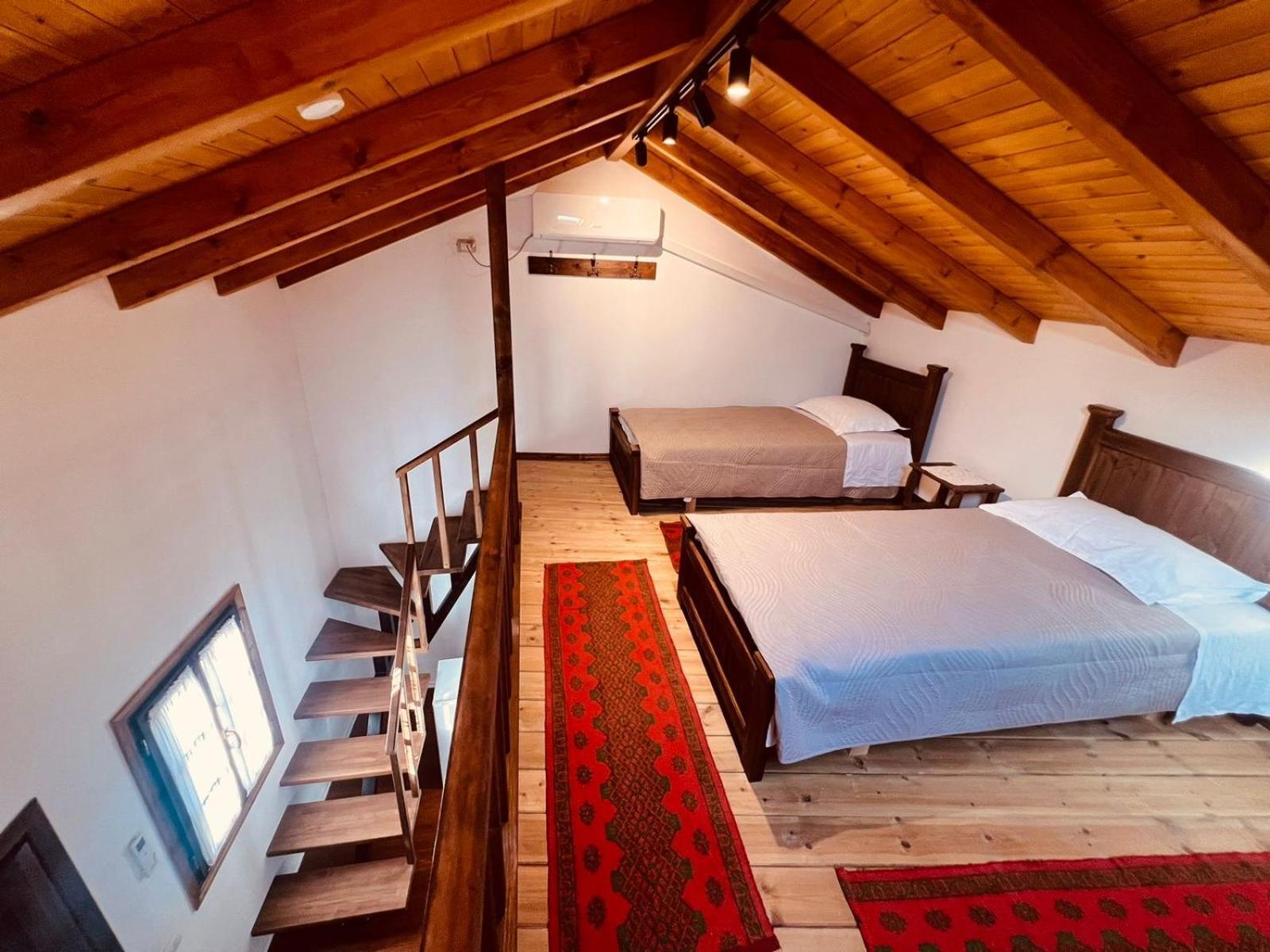 Kris Guesthouse Берат Екстер'єр фото
