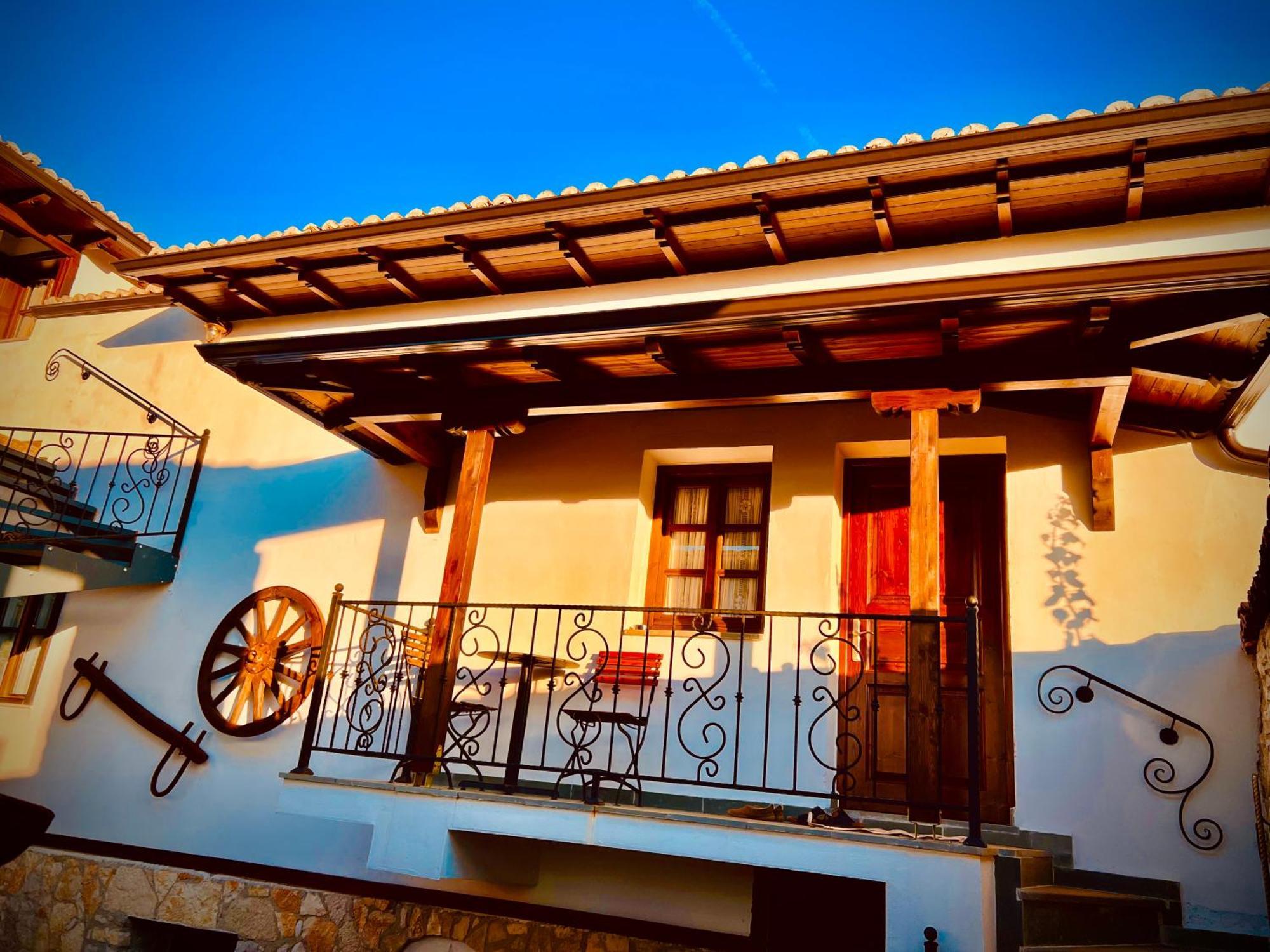 Kris Guesthouse Берат Екстер'єр фото